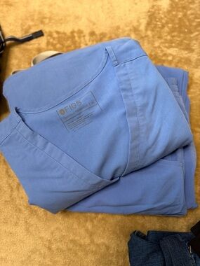 FIGS Ceil Blue Scrub Set